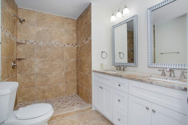 Building Photo - 2837 Hermosa Dr