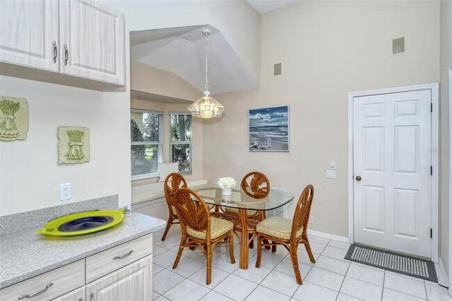 Building Photo - AVAILABLE JULY 1ST! Water & Golf Views in University Park Country Club with Pool and Spa!  3bed |...