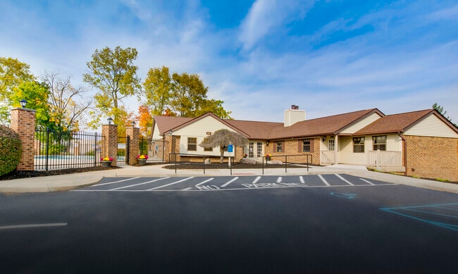 Building Photo - Rivers Edge Apartments I & II