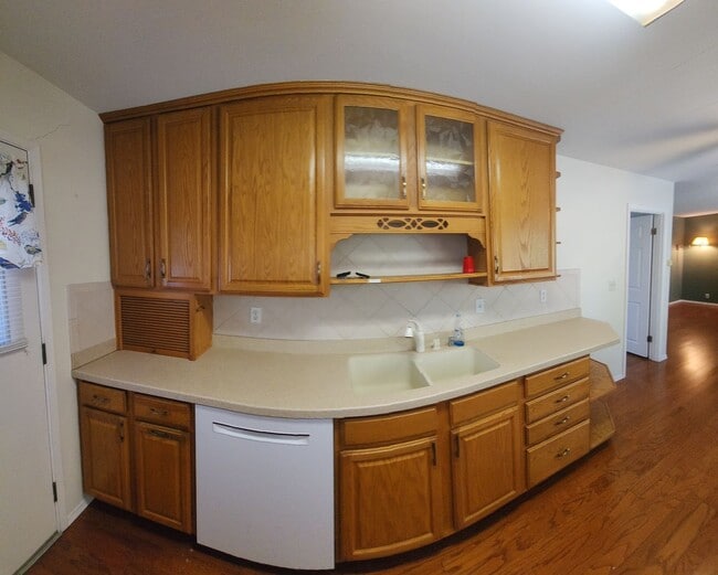 Building Photo - 2 bedroom 1 bath home in fantastic location