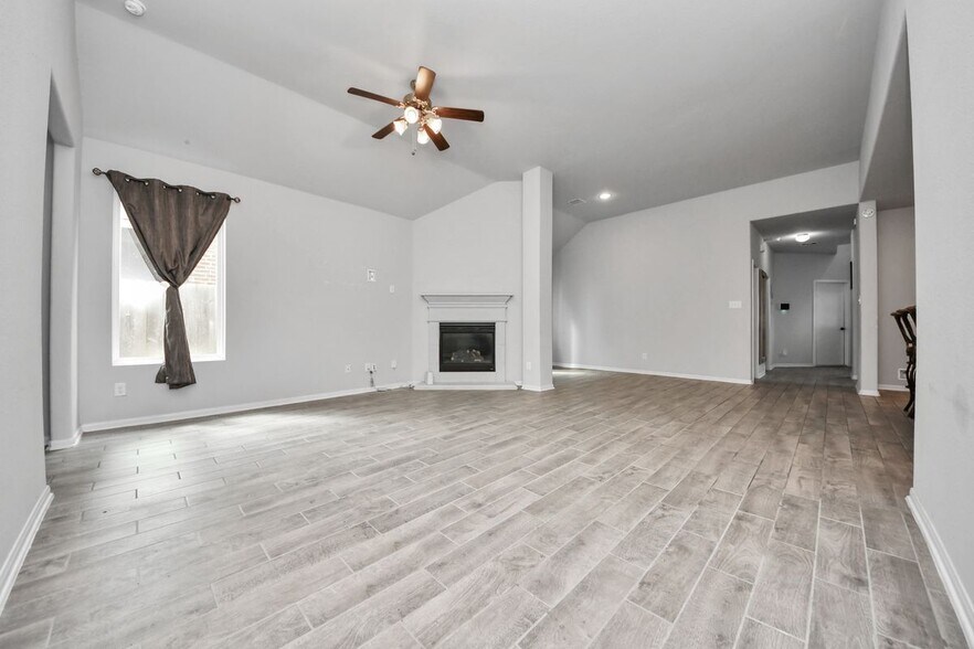 Building Photo - 14718 Black Rail Dr