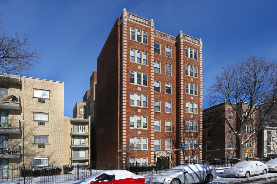 Building Photo - 1628 W Sherwin Ave