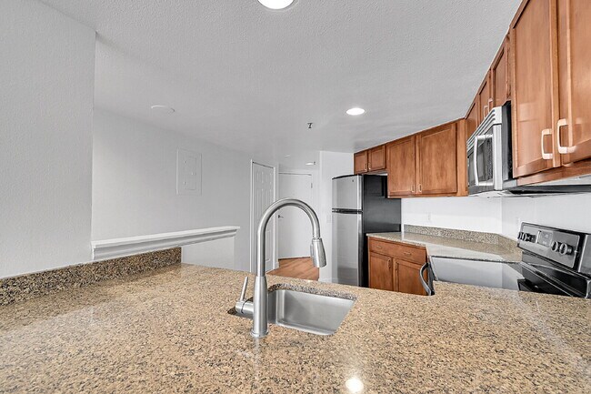 Building Photo - $1,750.00 - 1 Bedroom, 1 Bathroom, Condo in Denver with Cozy Balcony!