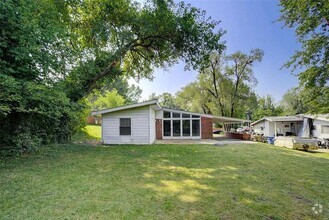 Building Photo - 8309 Woodhurt Dr Berkeley, MO 63134