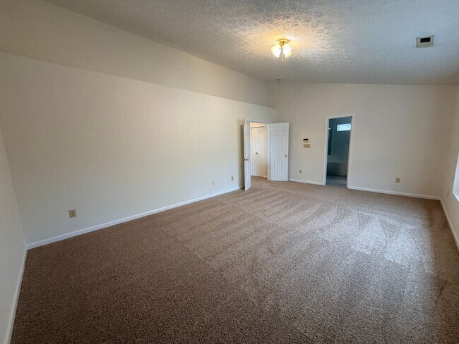Building Photo - 629 Cembra Dr