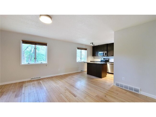 Building Photo - 512 Nelson Ct