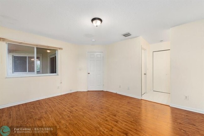 Building Photo - 8462 NW 40th St