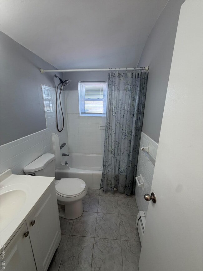 Building Photo - 164-11 95th St