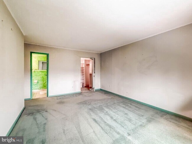 Building Photo - 44303 Delaire Landing Rd