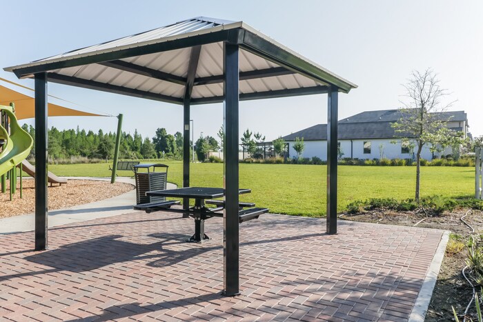 Building Photo - 8982 Pleasant Woods Dr