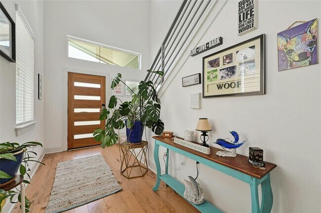 Building Photo - 2200 Capulet St