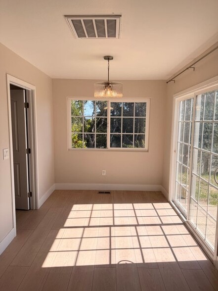 Building Photo - 15047 Meadow Oak Pl