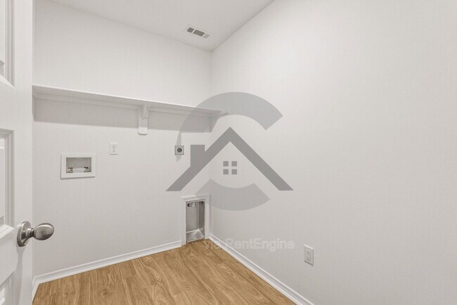 Building Photo - 110 E Sunbelt Ct