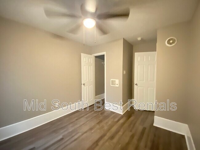 Building Photo - 324 Clint Rd