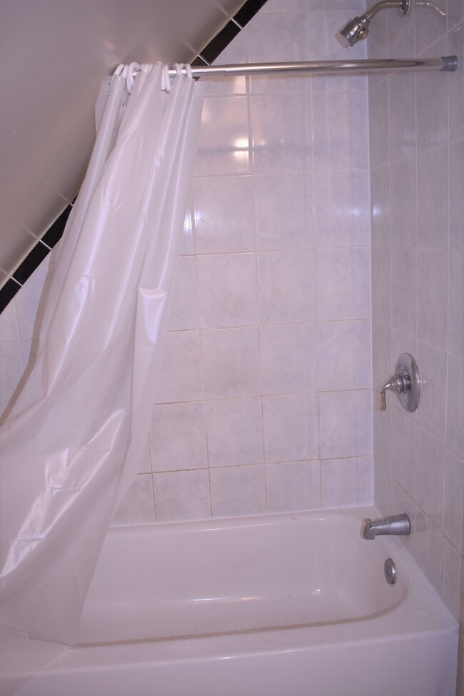 Building Photo - 4835 W Congress Pkwy