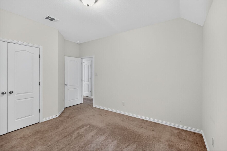 Building Photo - 112 Santo Spirit Road