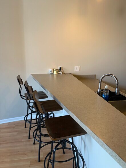 Building Photo - 141 N Water St