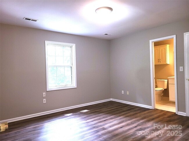 Building Photo - 8149 Westbourne Dr