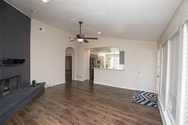 Building Photo - 705 Greenway Dr