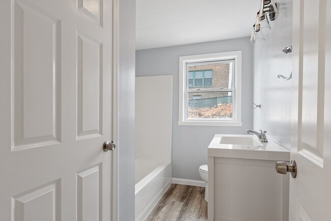 Building Photo - 4 Moran Ct