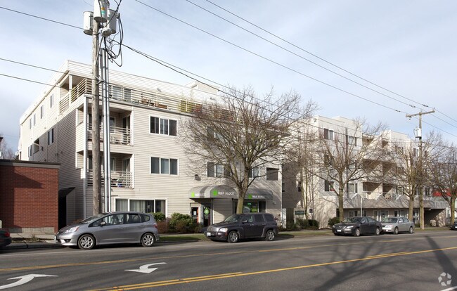 Building Photo - The Charleston
