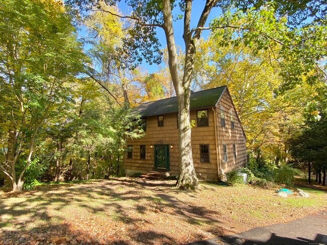 Primary Photo - 1031 Howe Ave