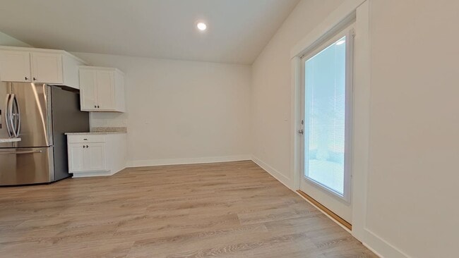 Building Photo - 6178 Jenks Dr