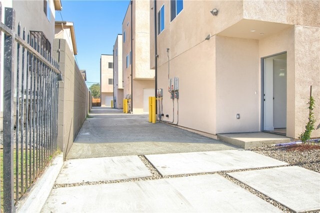 Building Photo - 6522 Brynhurst Ave