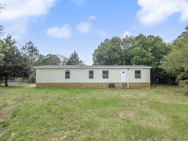 Building Photo - Welcome to this Newly Remodeled  Home in a Stellar Location