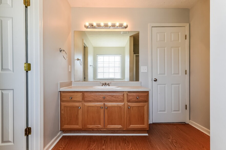 Building Photo - 965 Durham Way