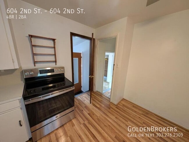 Building Photo - 604 2nd St