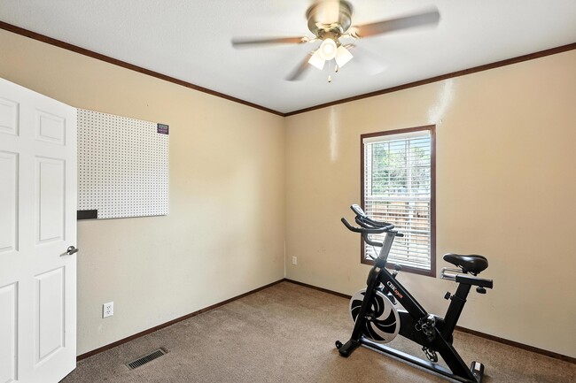 Building Photo - 13 Carlitos Ln