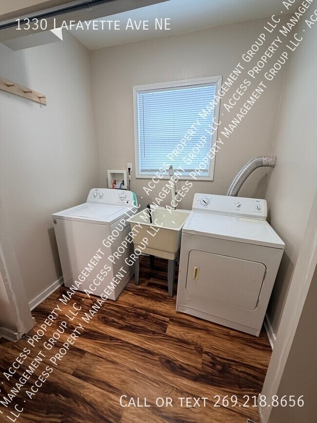 Building Photo - 1330 Lafayette Ave NE