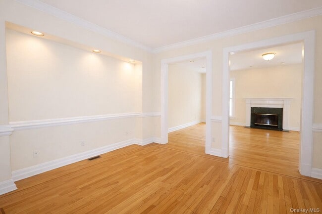 Building Photo - 16 Clinton Ave