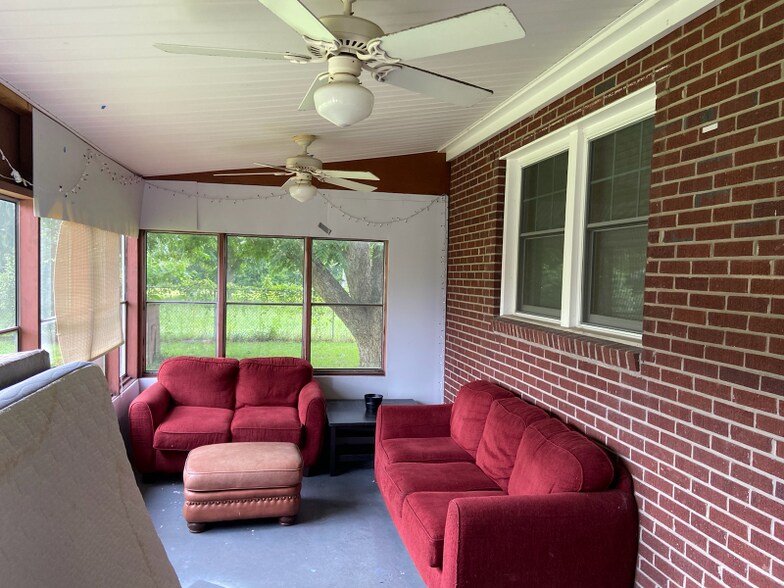 Building Photo - 1315 Hamrick Ave