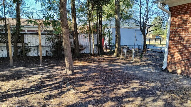 Building Photo - 5111 Palmetto Ln