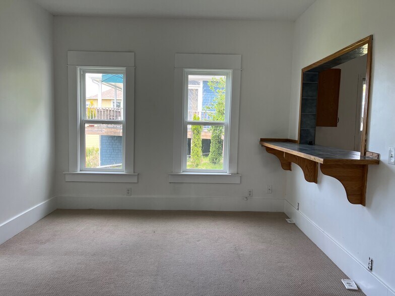 Building Photo - 520 Boulevard