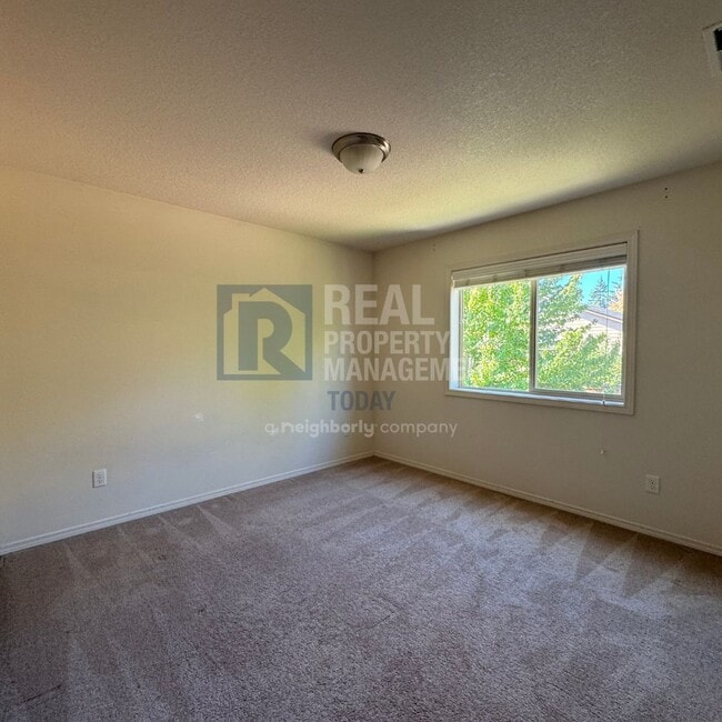 Building Photo - 3611 Loren St NE