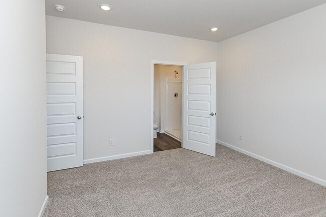 Building Photo - 103 Betty Garrett Dr