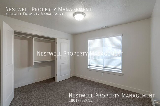 Building Photo - $250 OFF 1ST MONTH'S RENT-Amazing Bottom L...