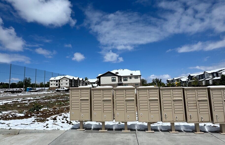 Mailboxes for unit - 265 High Point Dr