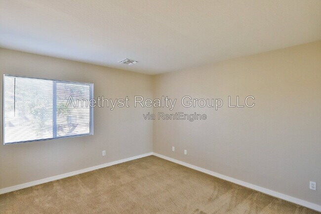 Building Photo - 11706 W Sunnyside Dr