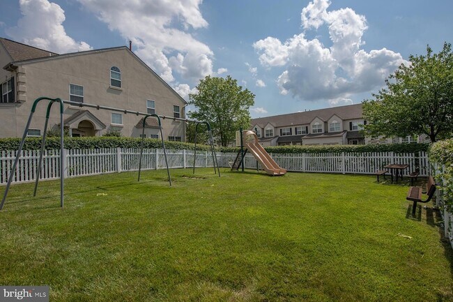Building Photo - 757 Whitetail Cir