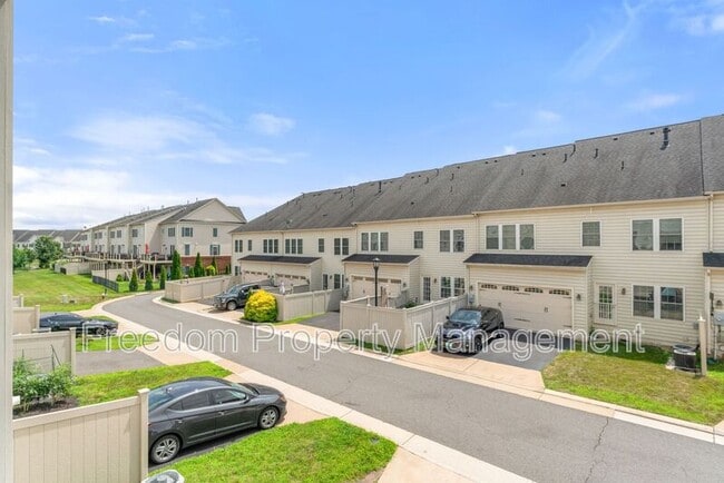 Building Photo - 42524 Rowderbury Sq