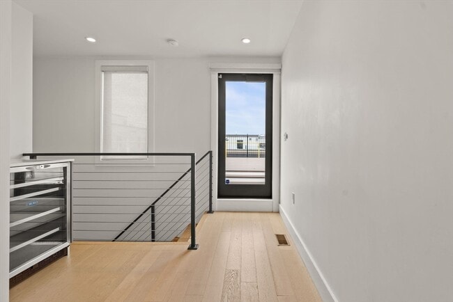 Building Photo - 51 Silver St