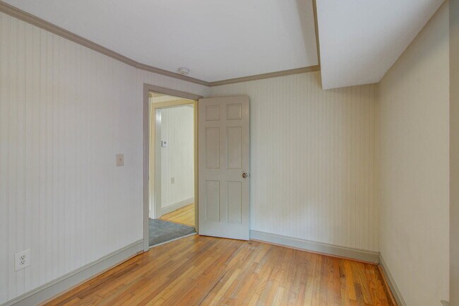 Building Photo - 38 Ashe St