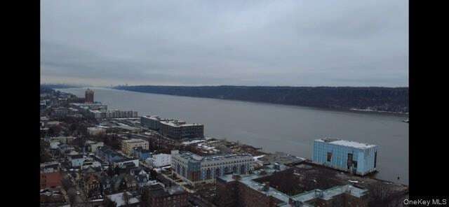 Building Photo - 369 Warburton Ave