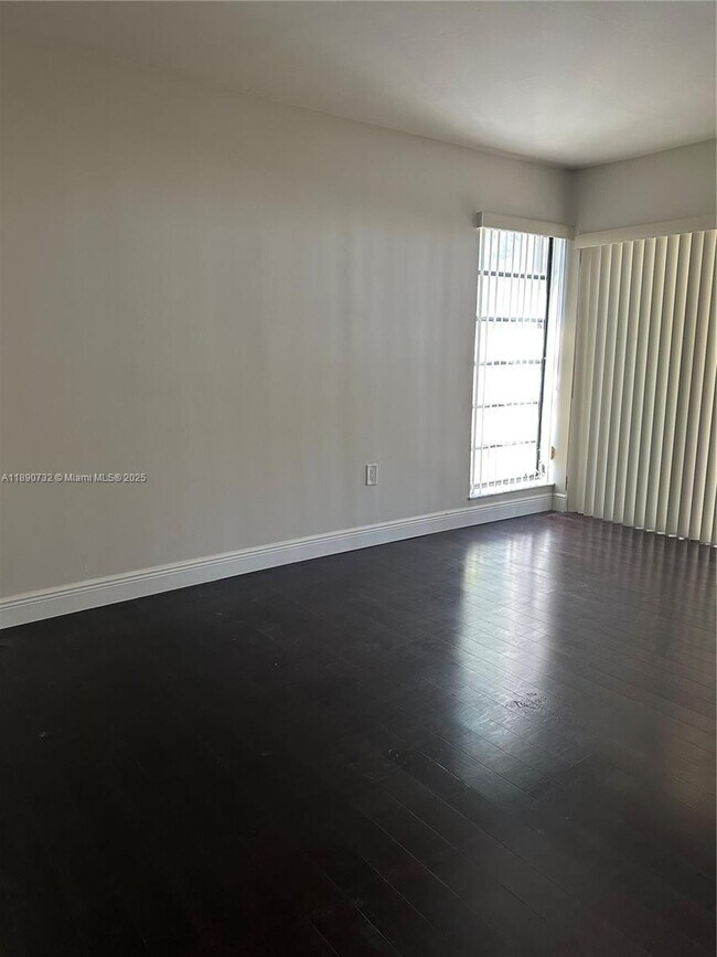 Building Photo - 9010 SW 125th Ave