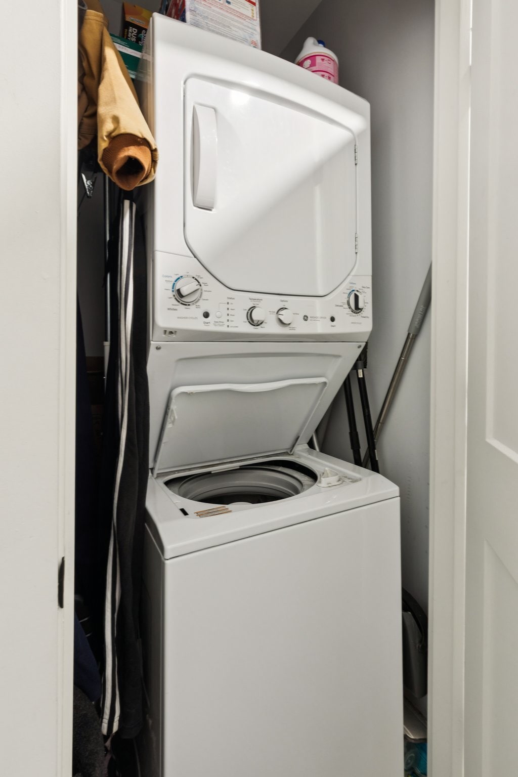 Building Photo - 3849 Lancaster Ave