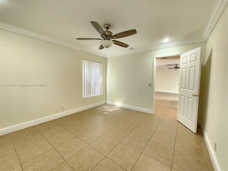 Building Photo - 6 Crossings Cir